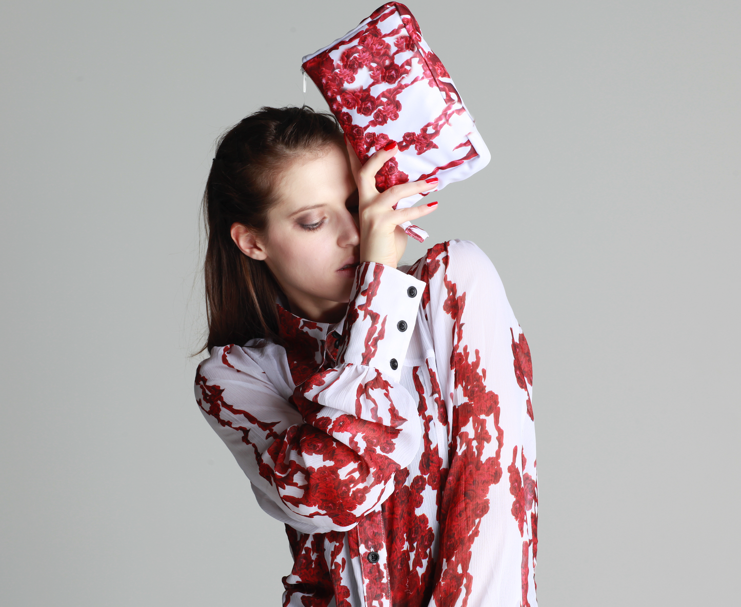Bloody Rose Pouch / WH-RD