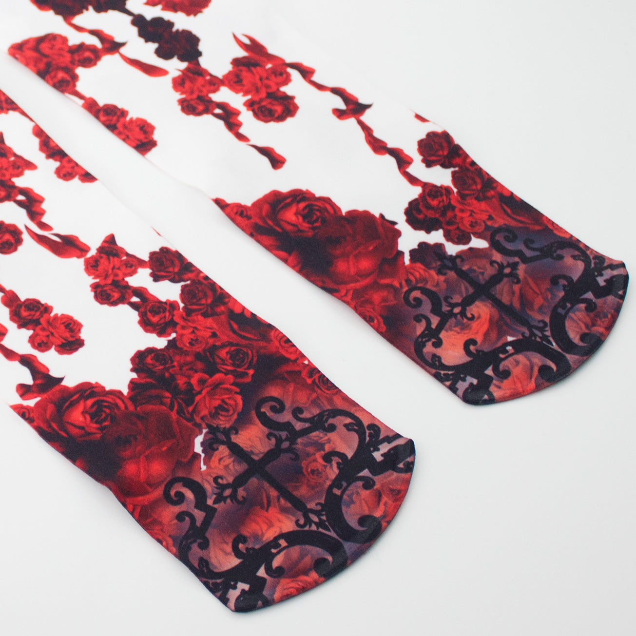 白色的血腥玫瑰紧身裤