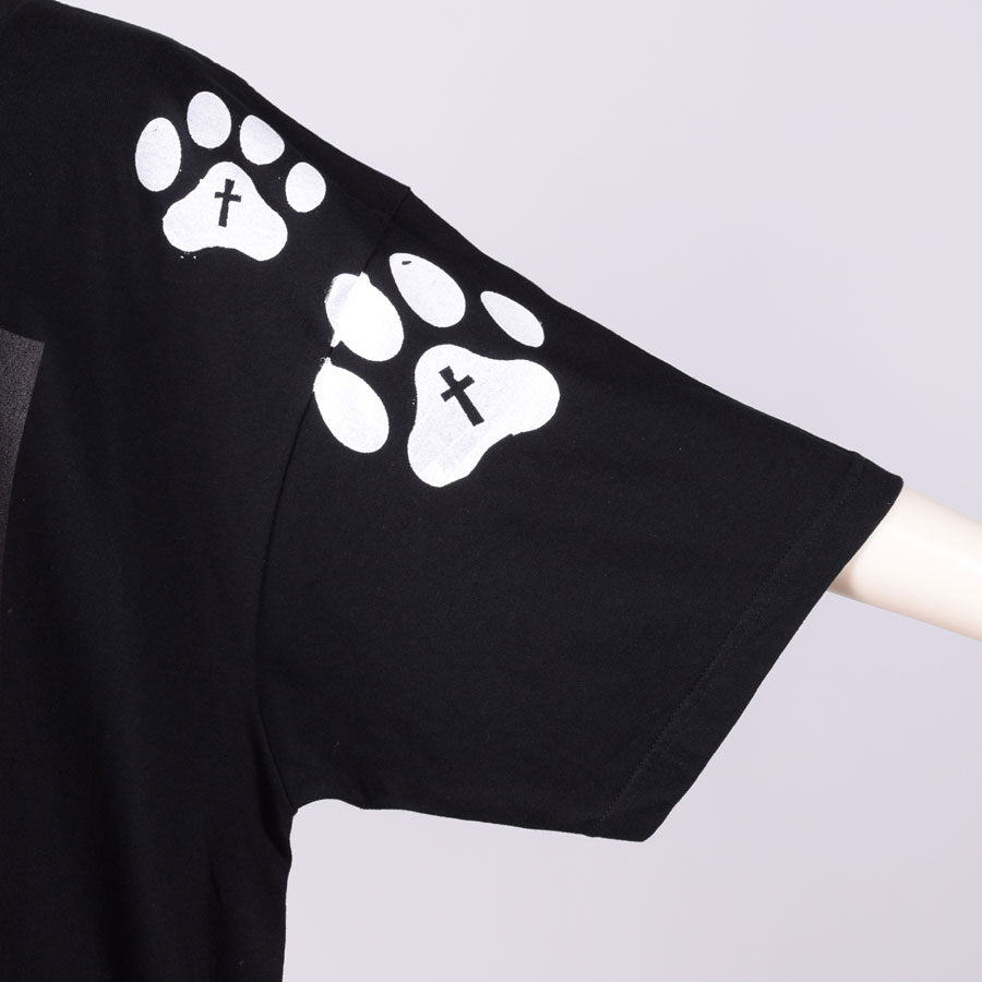 饥饿的巨型别致T-SH