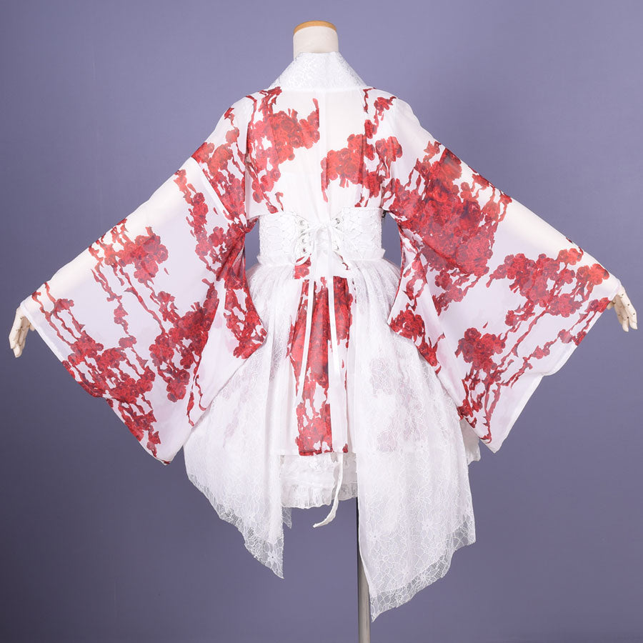 白色的玫瑰和服