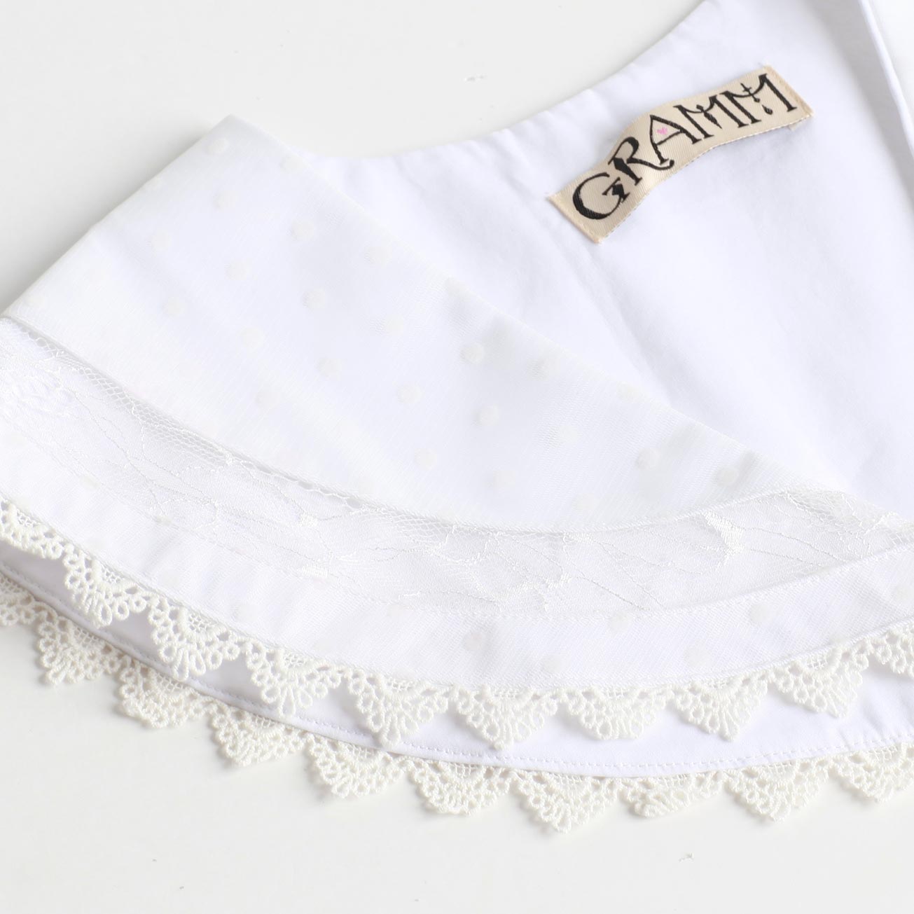 White Fish Collar