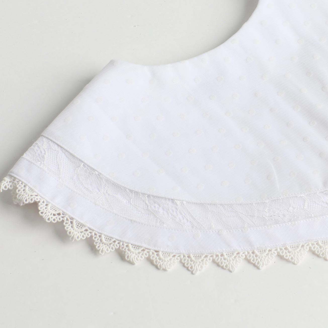 White Fish Collar