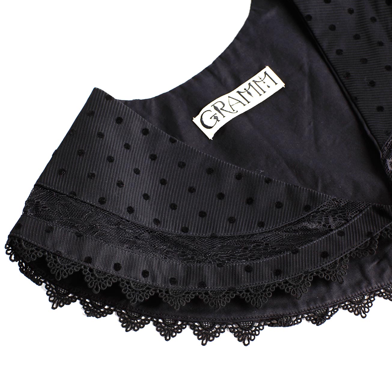 Black Fish Collar