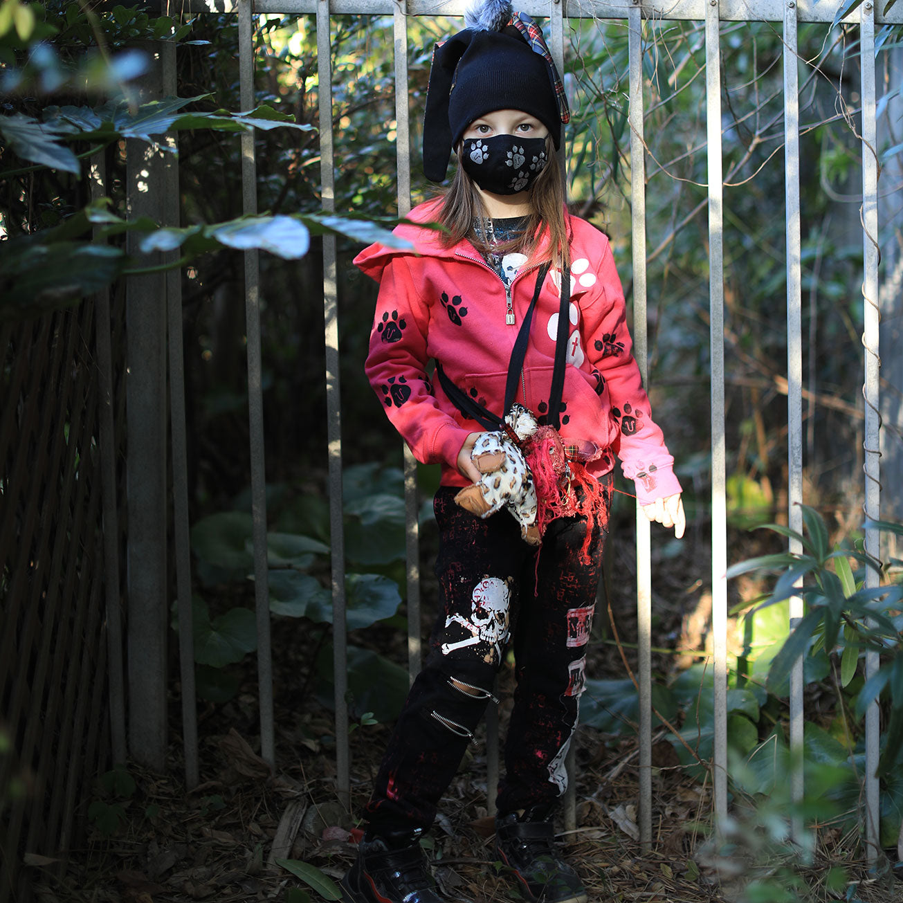 猫足迹儿童面具穿着