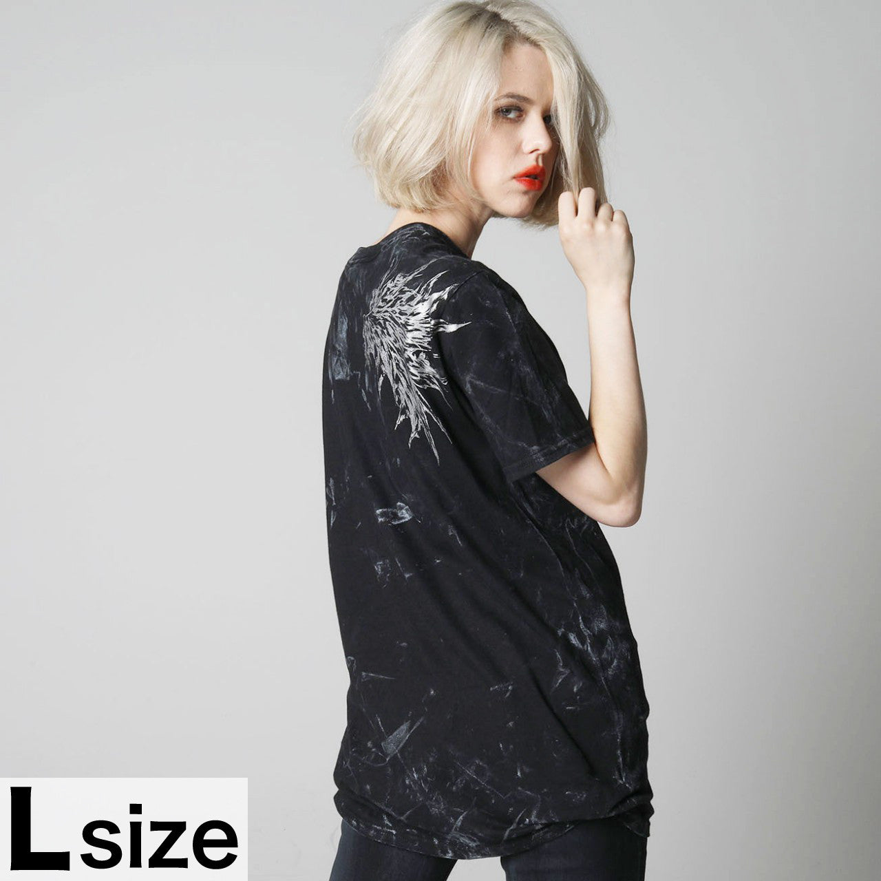 一个有翼的魔鬼T-SH(3个尺寸)