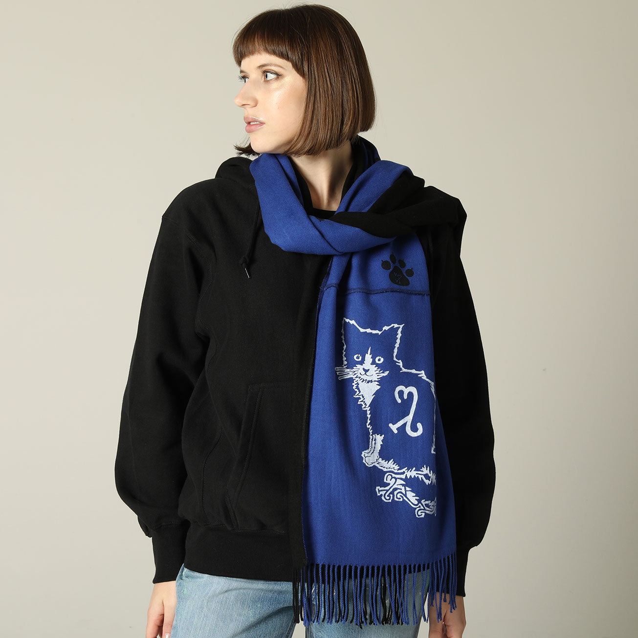 Devil's Cat Guremu Stole