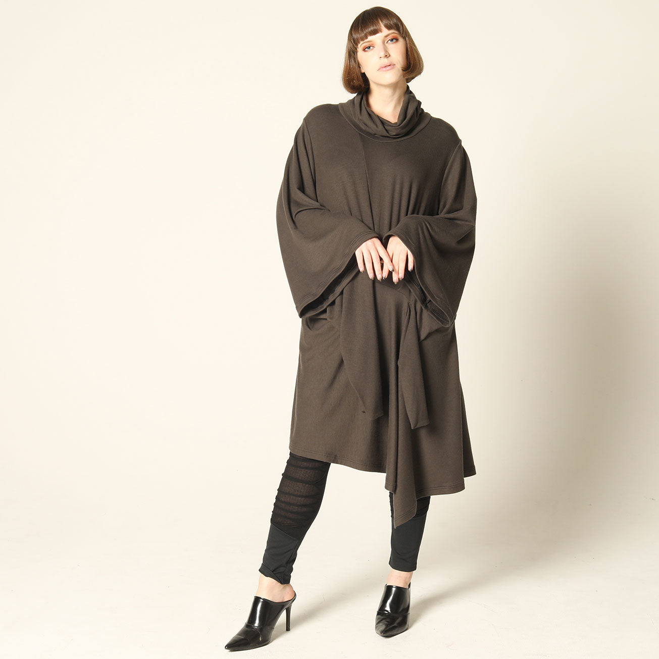 高脖子女巫长袍连衣裙