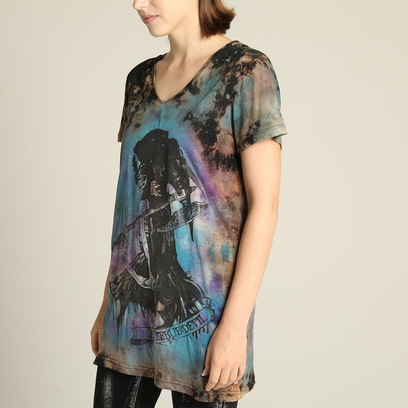 BEELZEBUB DYE V-NECK T-SH