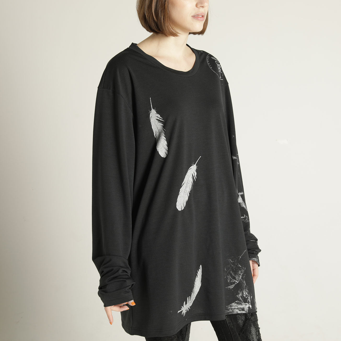 Ultra L silhouette feather TOPS