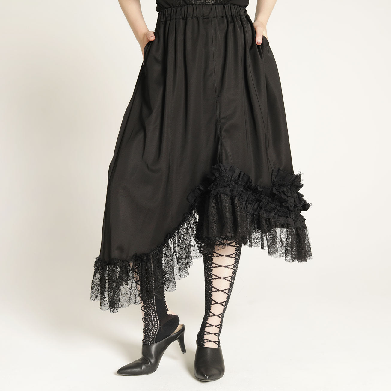 Ashime Lace Frilled Skirt