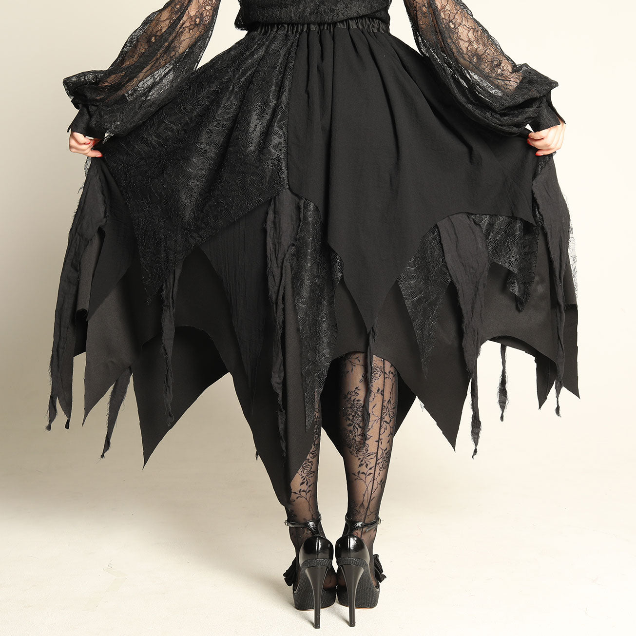 VAMPIRE DAMAGE LACE SKIRT