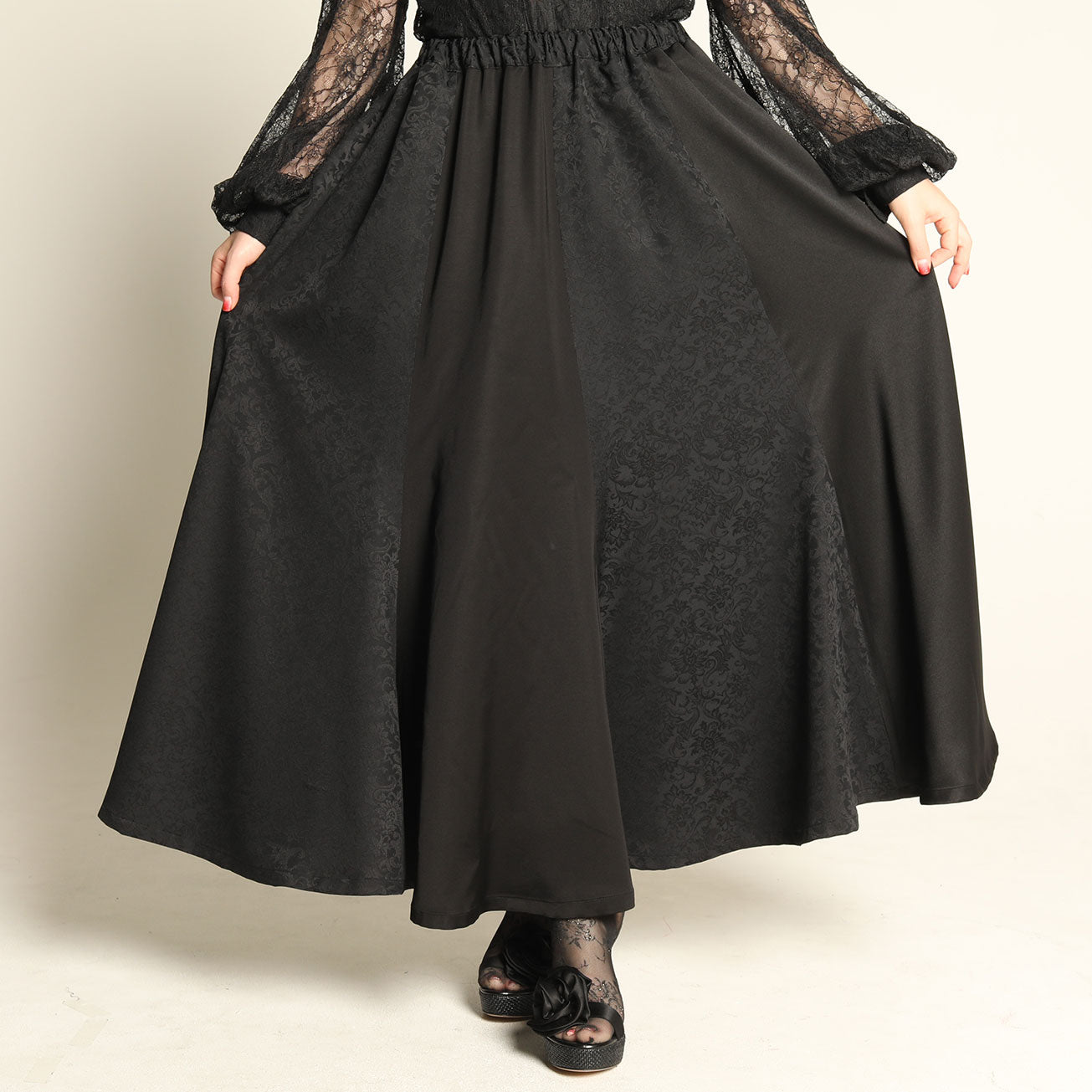 Ornament jacquard flared skirt