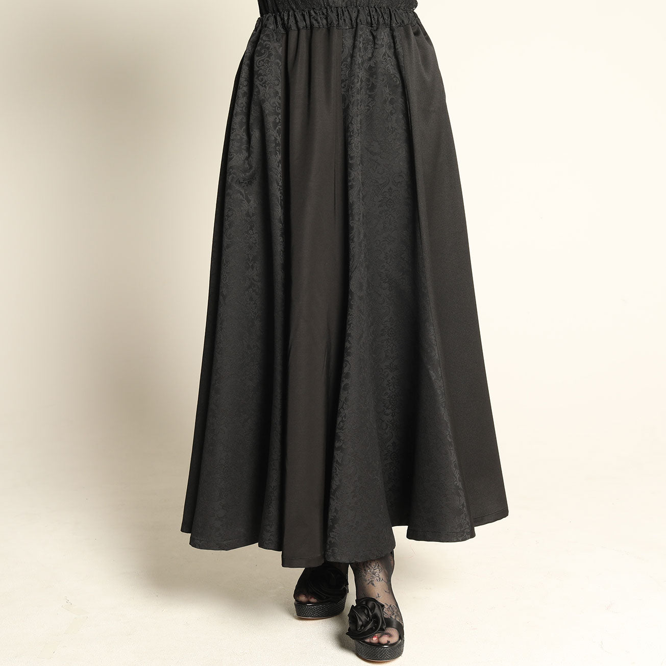 Ornament jacquard flared skirt