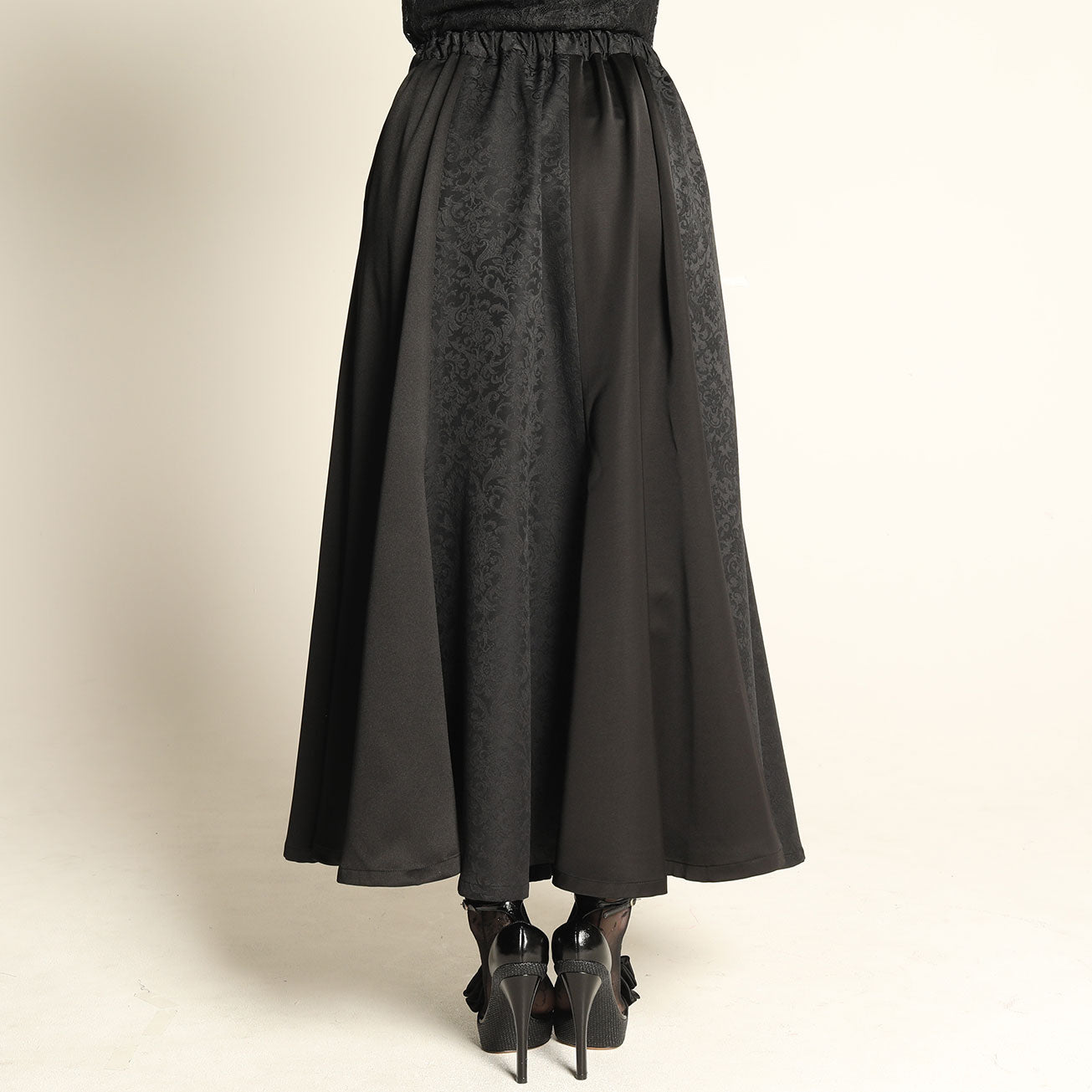 Ornament jacquard flared skirt