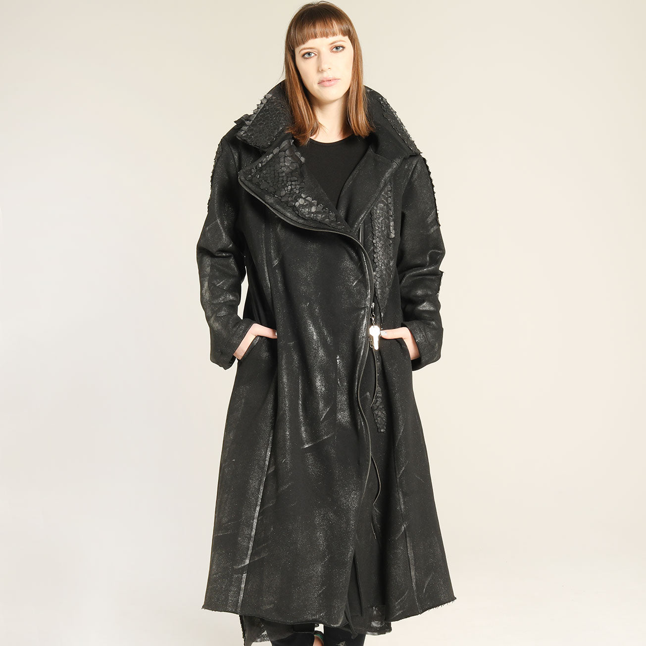 Dragon leather metal long Jacket (2サイズ)
