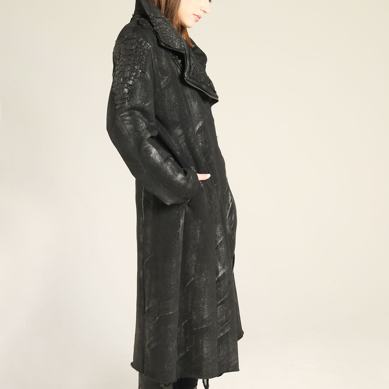 Dragon leather metal long Jacket (2サイズ)