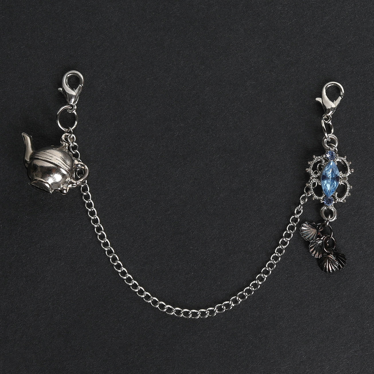 BLUE JEWEL & TEAPOT CHAIN MACCESSORY