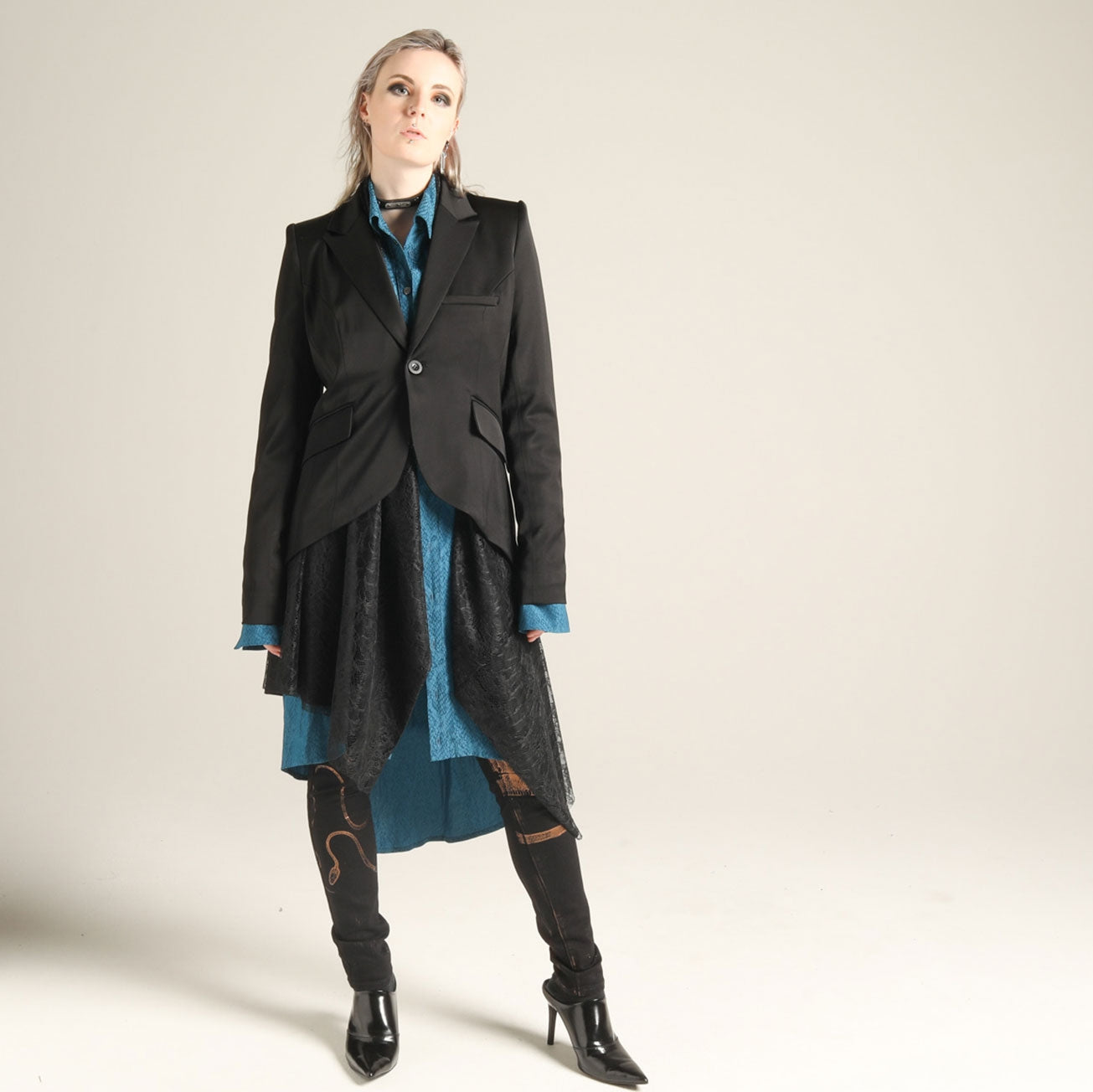 光泽材料量身定制的外套