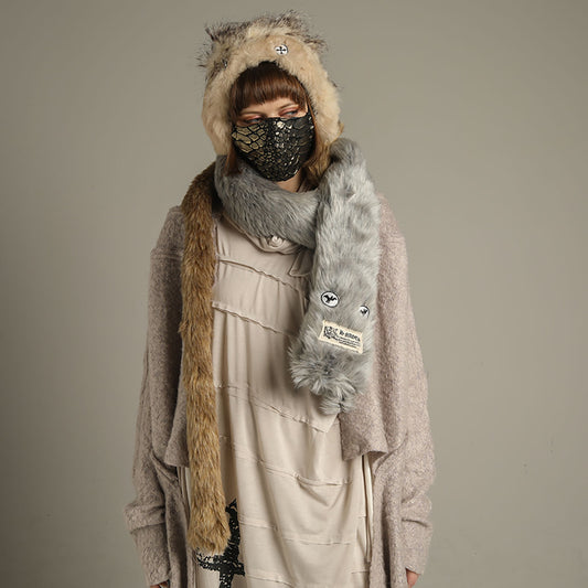 Monster silver eco-fur muffler