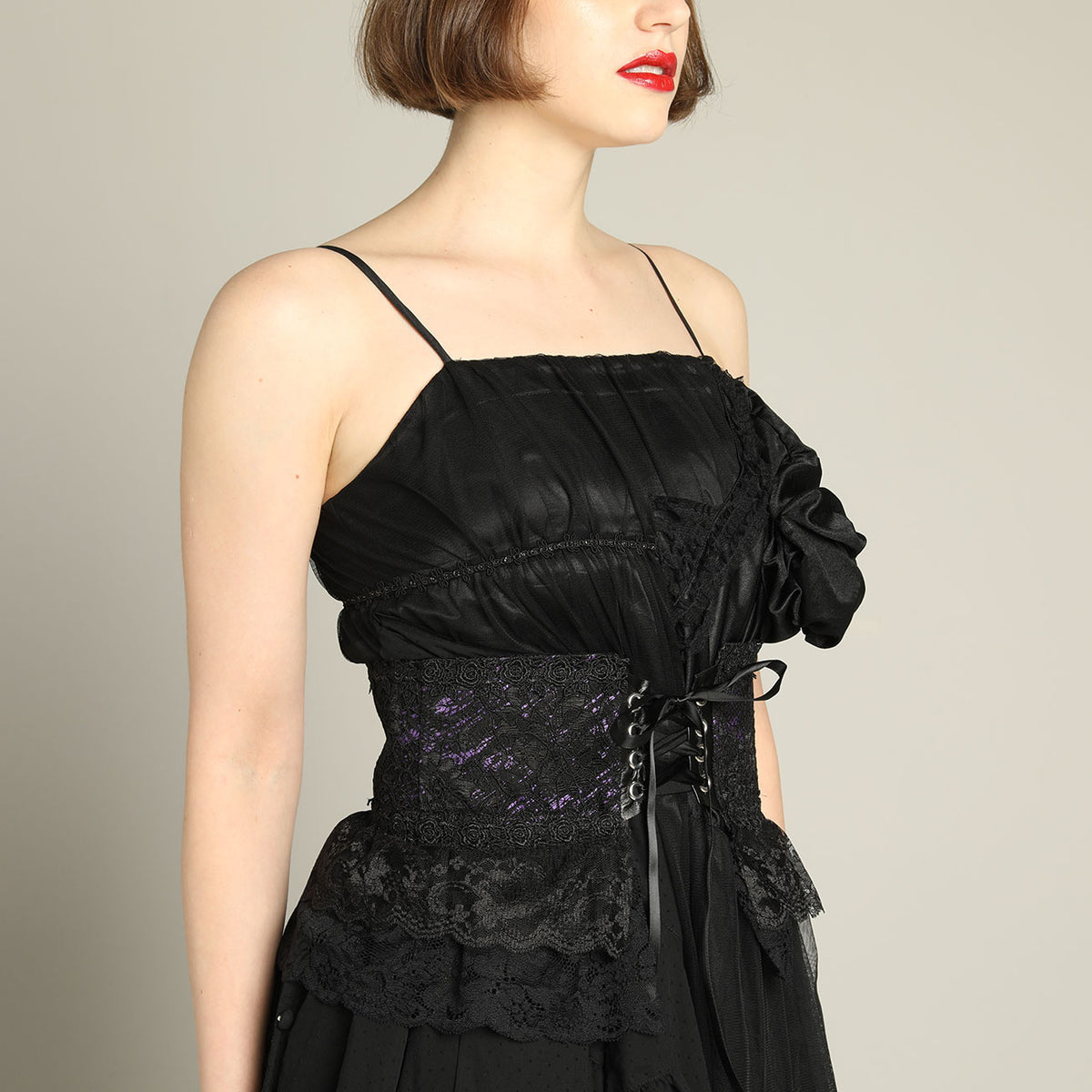 BLACK LACE RUFFLE CORSET