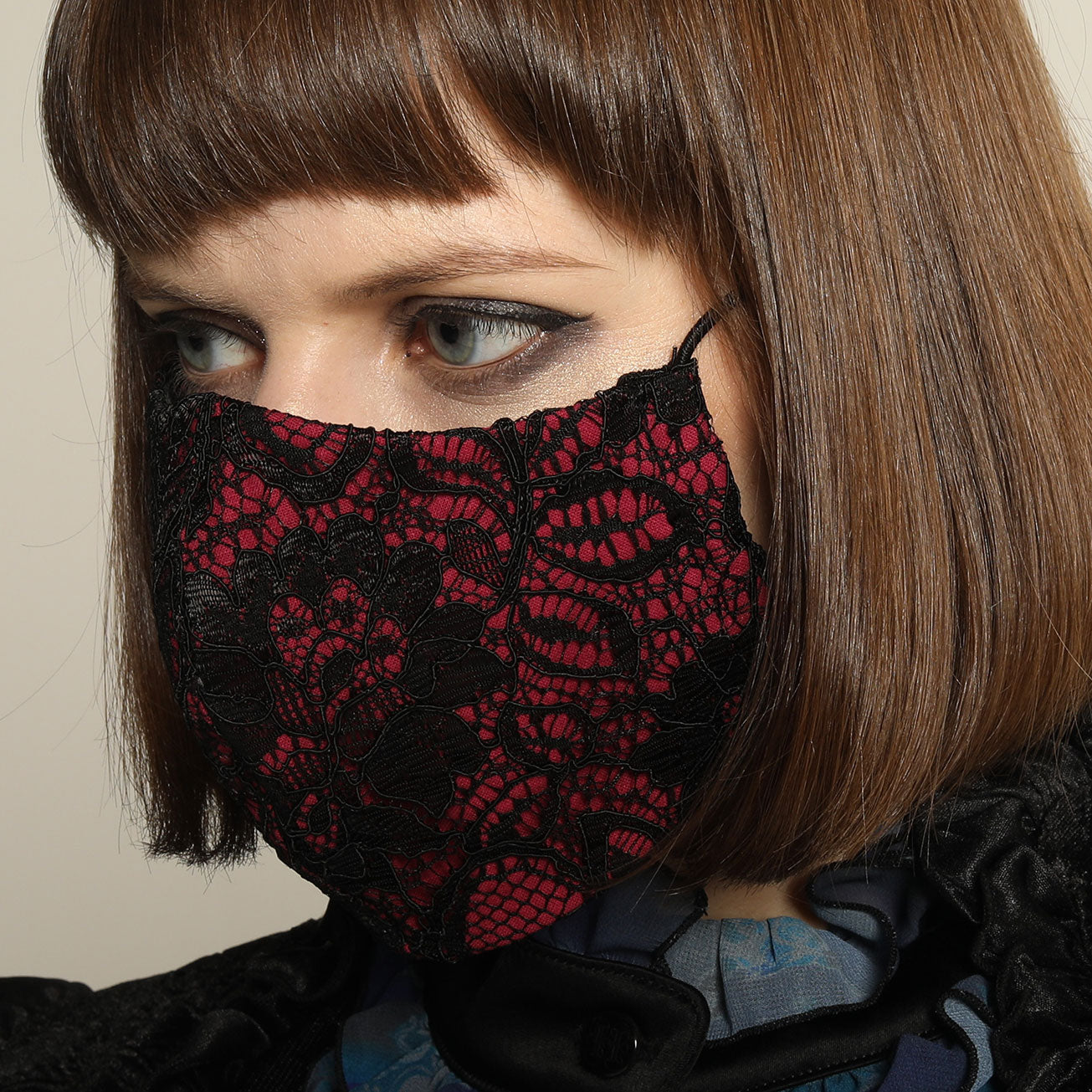 Pink gothic lace mask wear / M