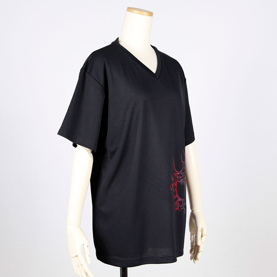 渐变深红色V领T恤（4个尺寸）