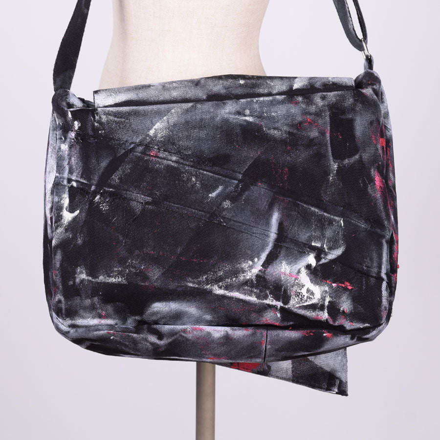 H&A Action Paint Shoulder BAG