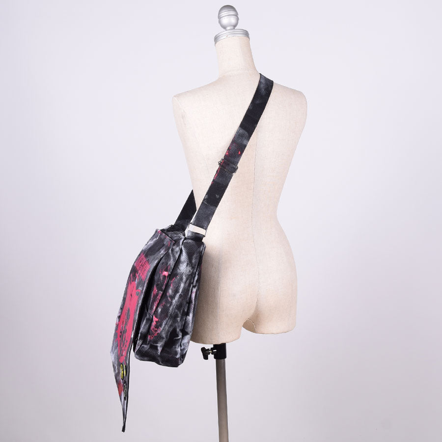 H&A Action Paint Shoulder BAG