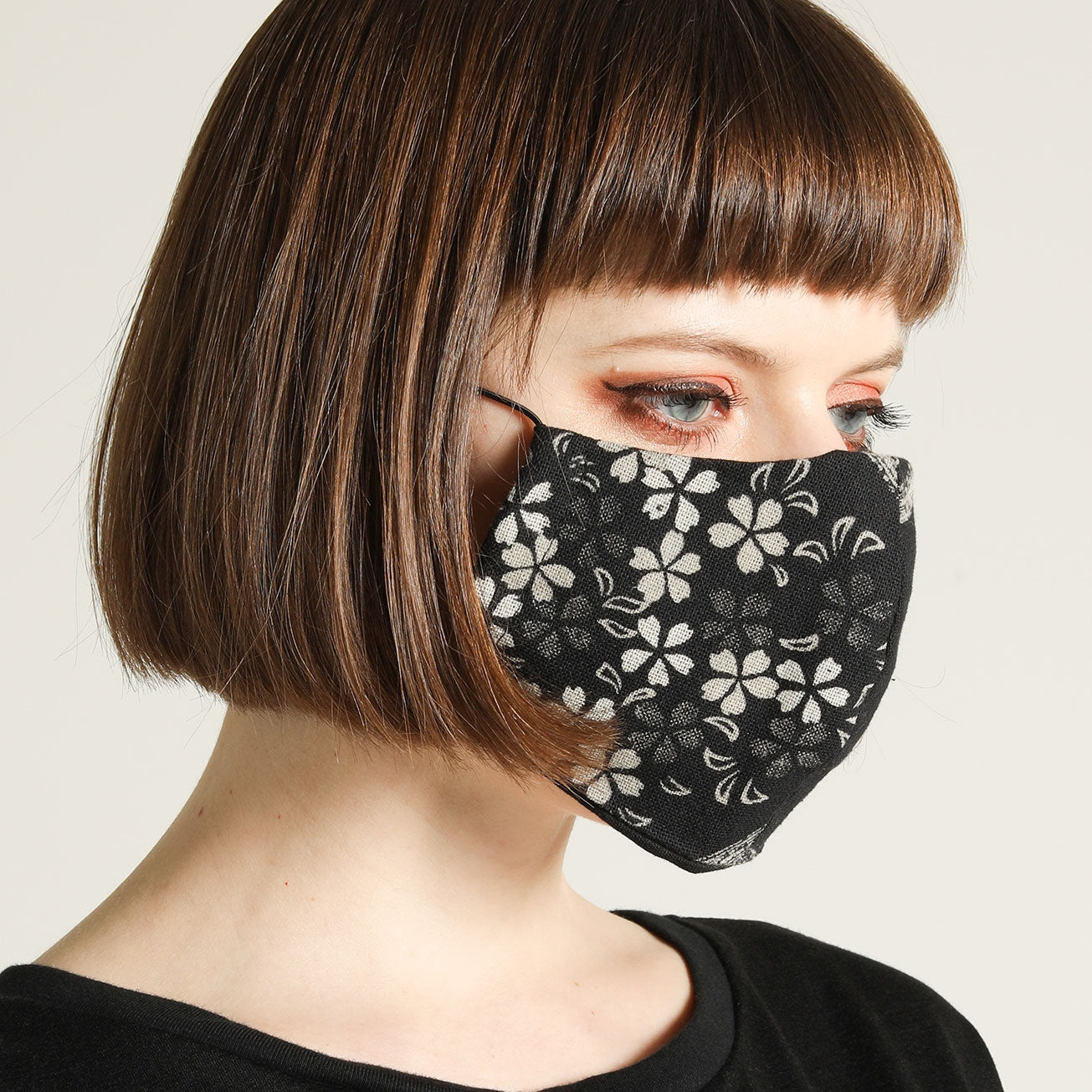 Black Cherry Mask Wear / L