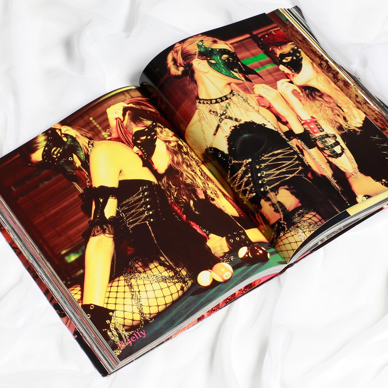 h.NAOTO ART BOOK '04