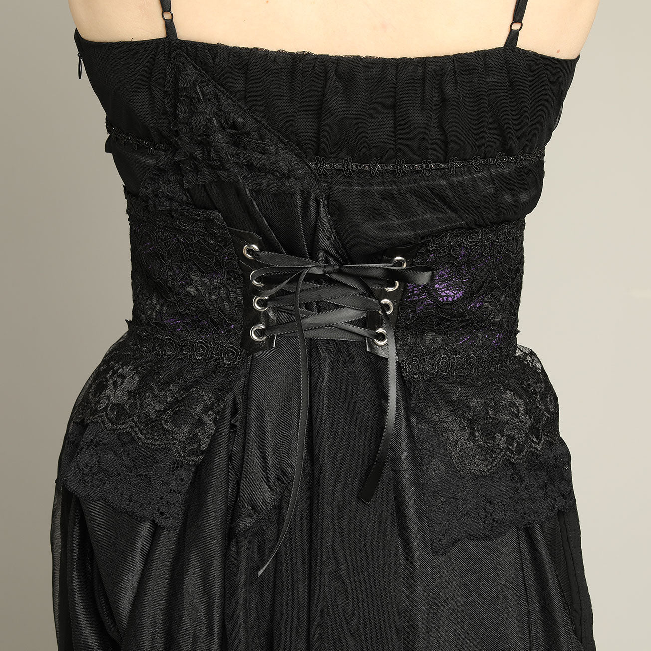 BLACK LACE RUFFLE CORSET